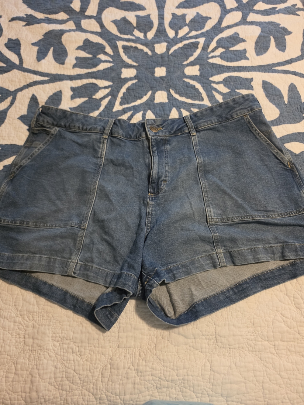 Lee Women's Mid-Blue Denim Utility Shorts